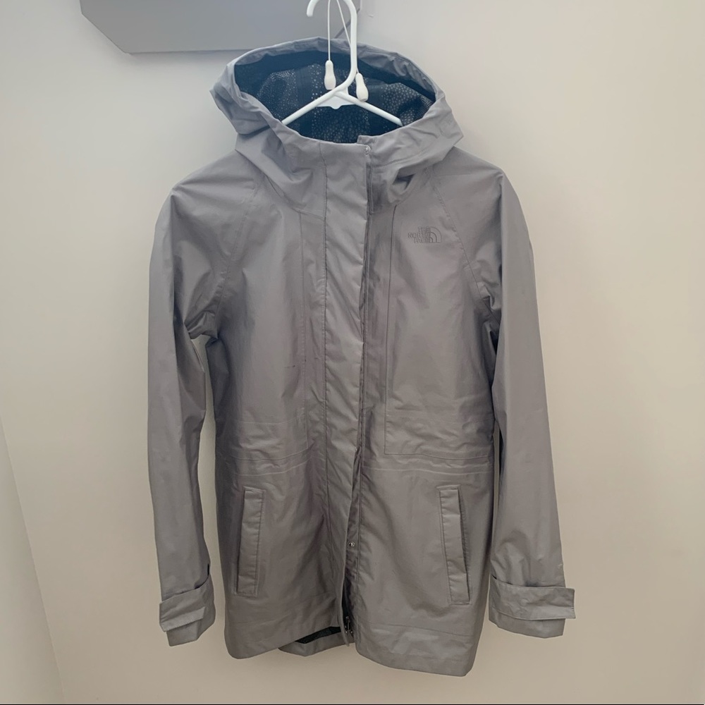 Grey raincoat, the northface S